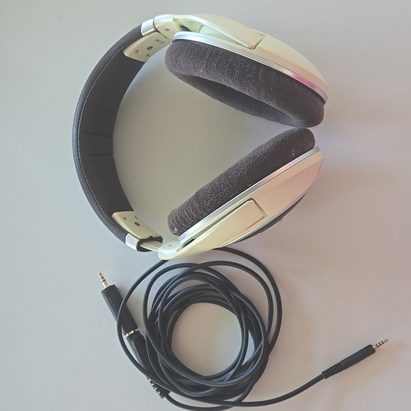 Sennheiser Audio HDD 599 Headphones - Picture 7 of 7